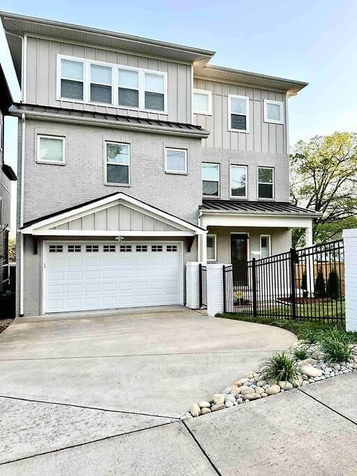 New Luxury Big House Near Gulch 4 King 4 Queen 2 Twin