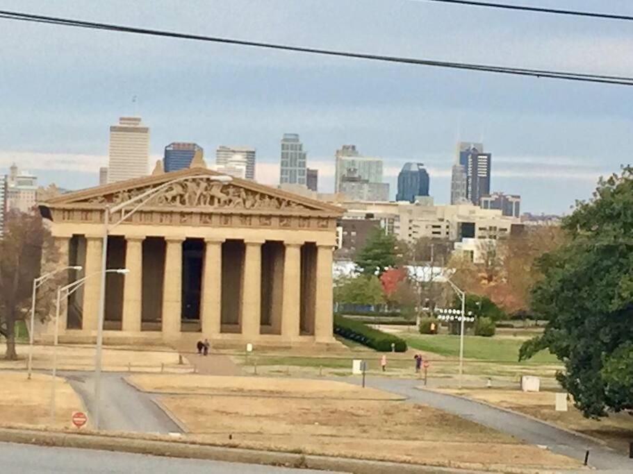 Modern - Mins To Broadway Nashville