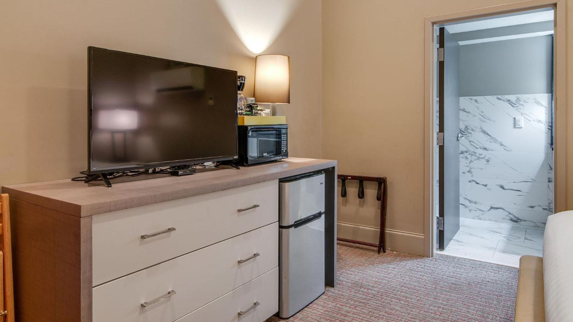 Riverfront Lofts Aparthotel