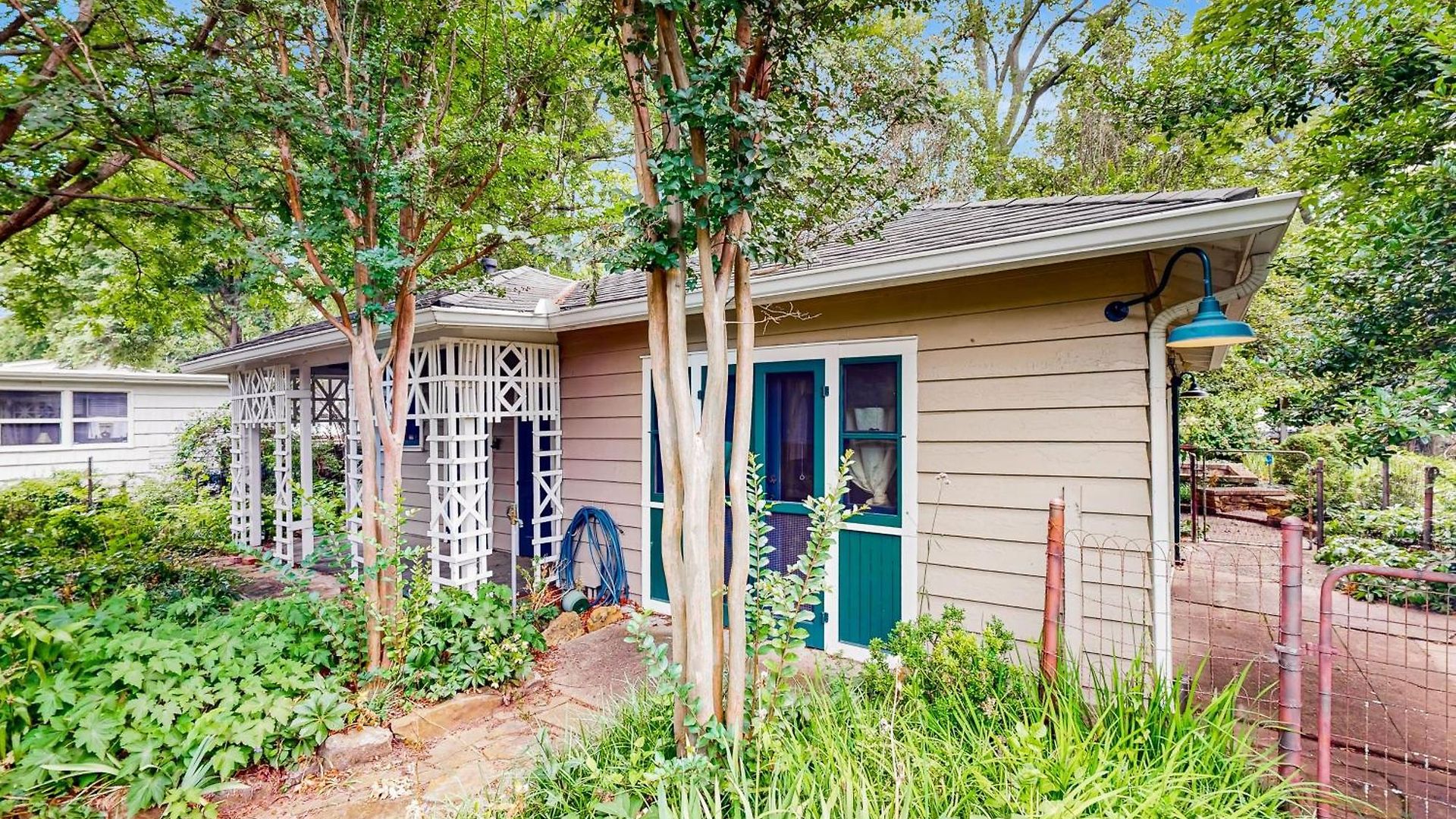 Little House - *