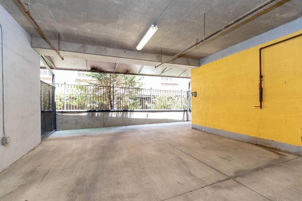 Apartment Spacious 3-story West End | Free Garage Parking For 2 | Walk To Vanderbilt & Music Row