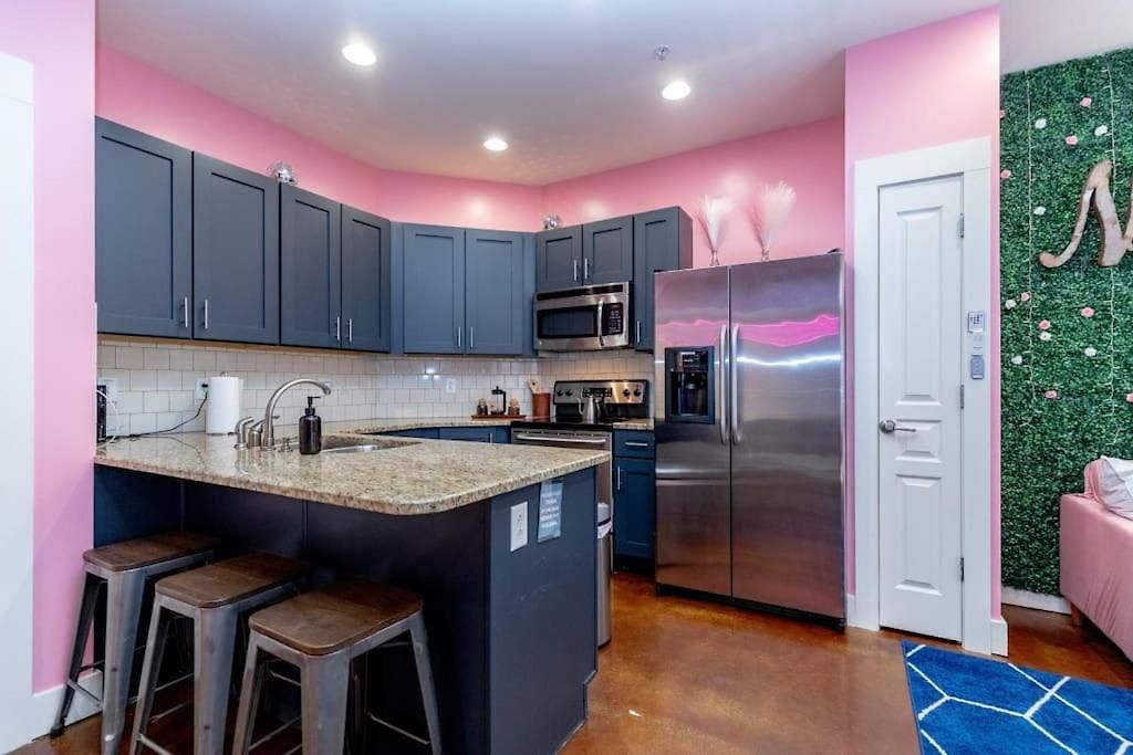 Spacious 3-story West End | Free Garage Parking For 2 | Walk To Vanderbilt & Music Row Nashville