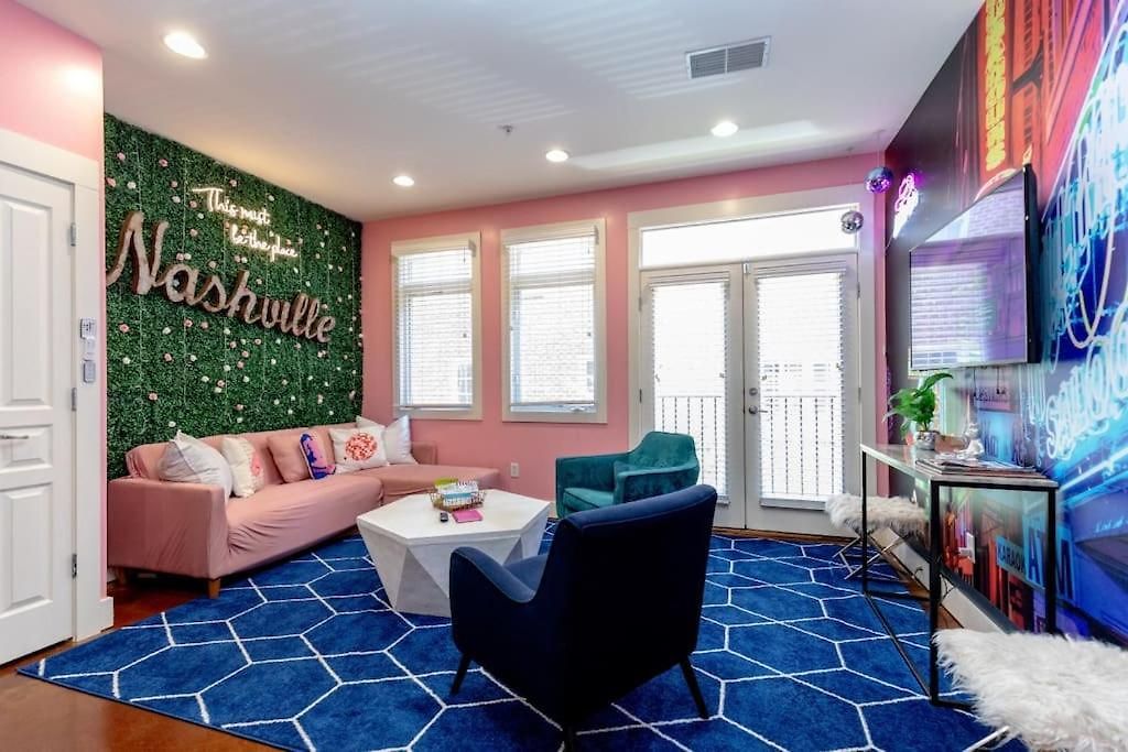 Spacious 3-story West End | Free Garage Parking For 2 | Walk To Vanderbilt & Music Row Nashville