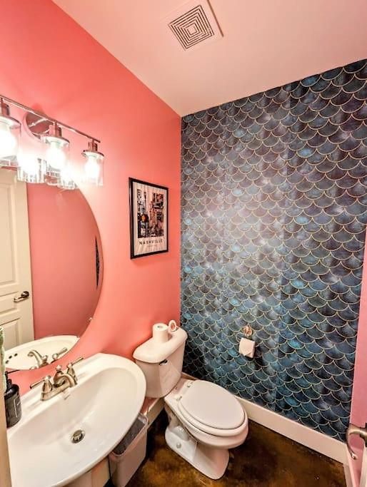 Spacious 3-story West End | Free Garage Parking For 2 | Walk To Vanderbilt & Music Row * Nashville