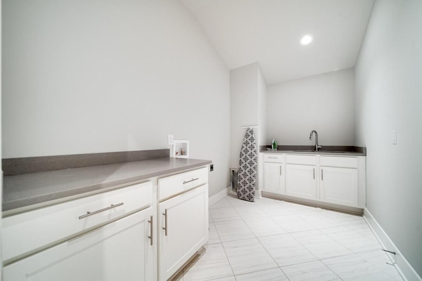 Holiday home Mayas Luxury Oasis 2 Miles To Broadway *