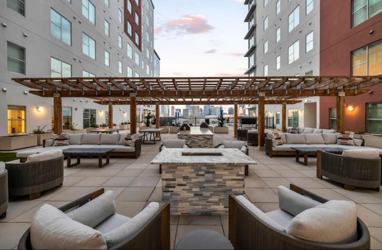 Hendrix Pool Gym Free Parking Nashville
