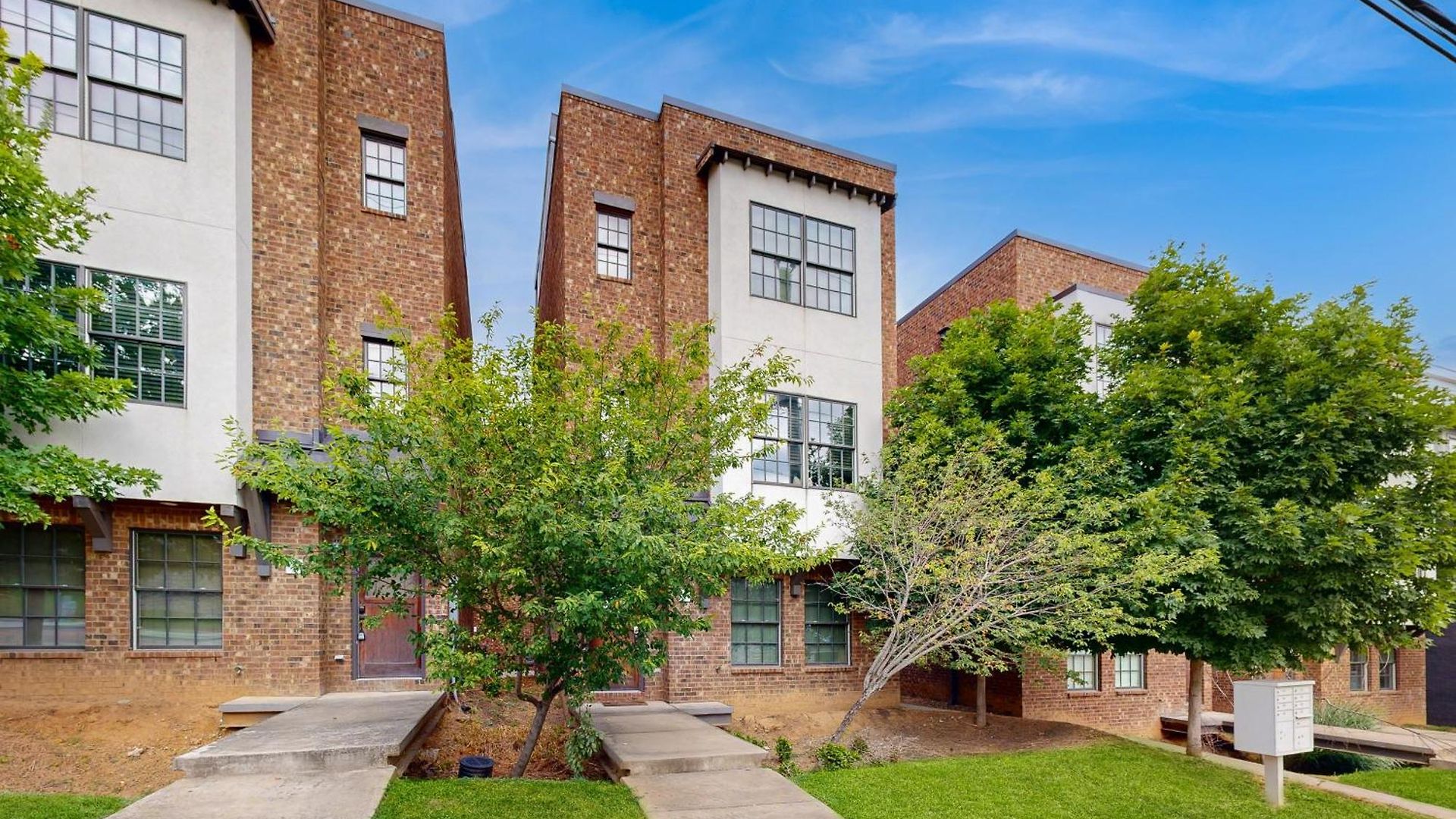 Brick Manor Unit A * Nashville