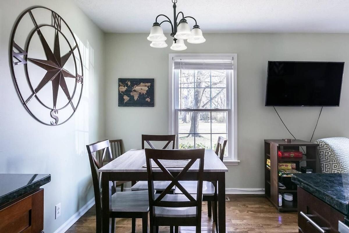 3 Bedroom Only 3 Miles From Downtown Holiday home