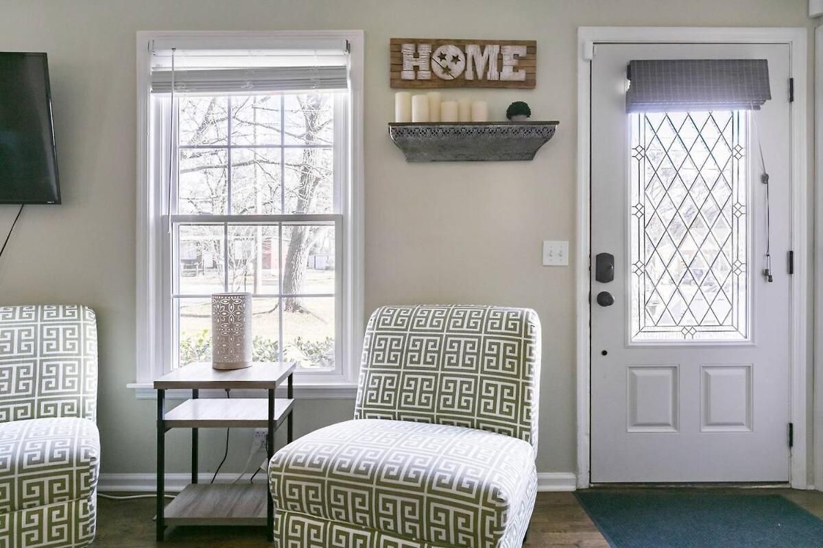3 Bedroom Only 3 Miles From Downtown Holiday home *