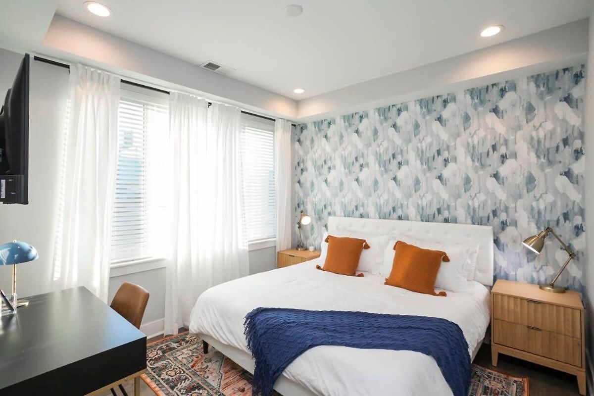 Holiday home 1 Mile To Downtown 4br 4ba W Rooftop Deck