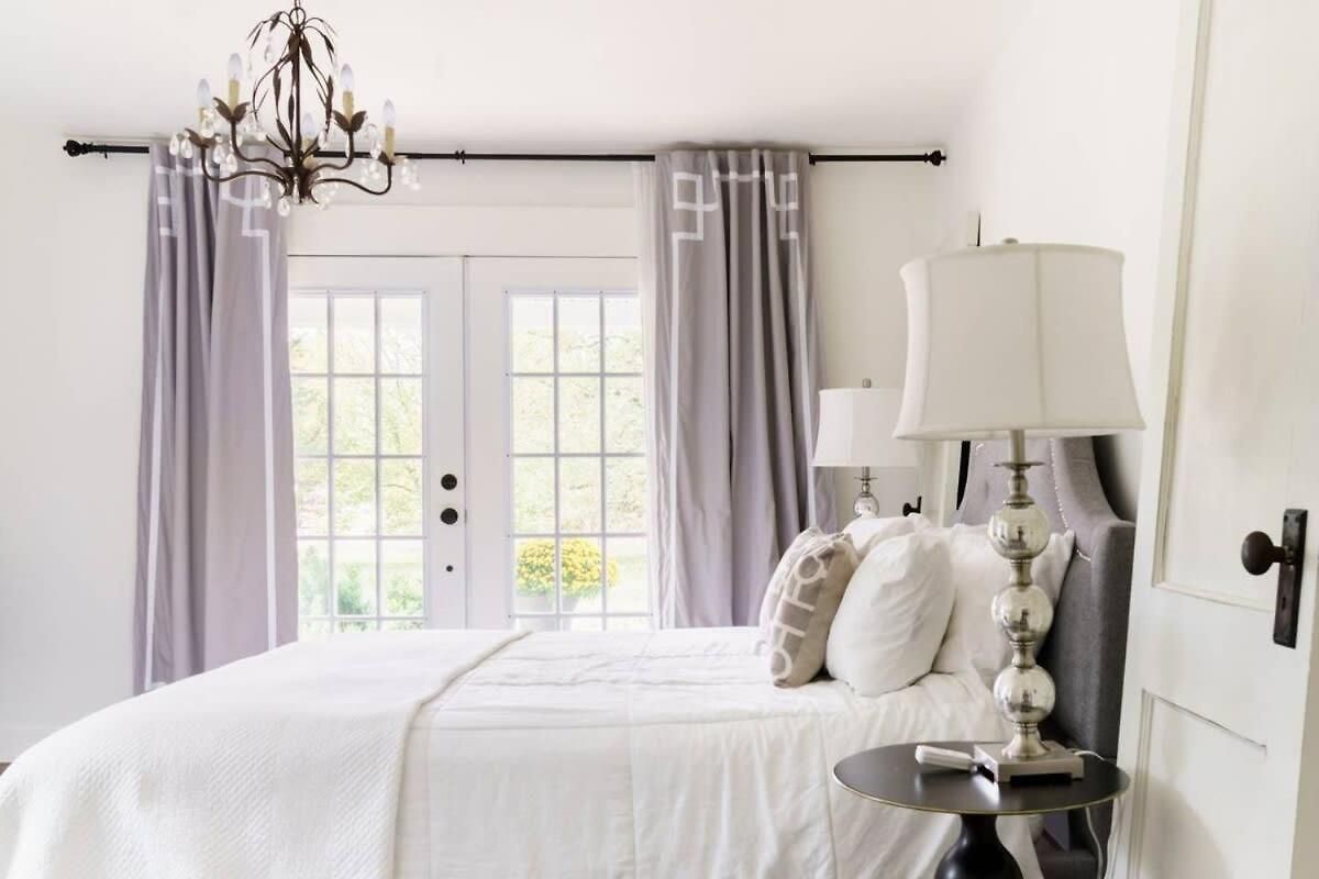Enchanting Retreat 15 Minutes To *