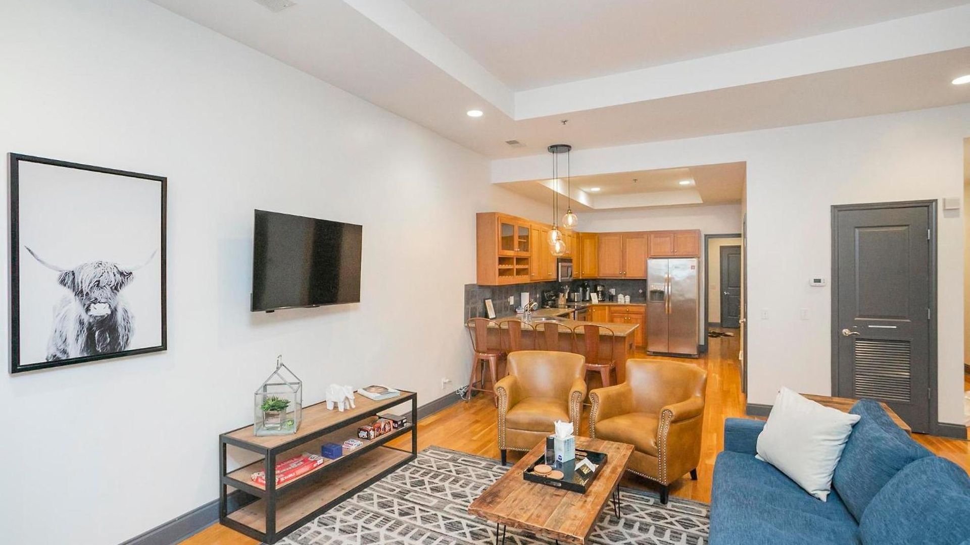 Loft Literally On Broadway Live Music & Bars Apartment