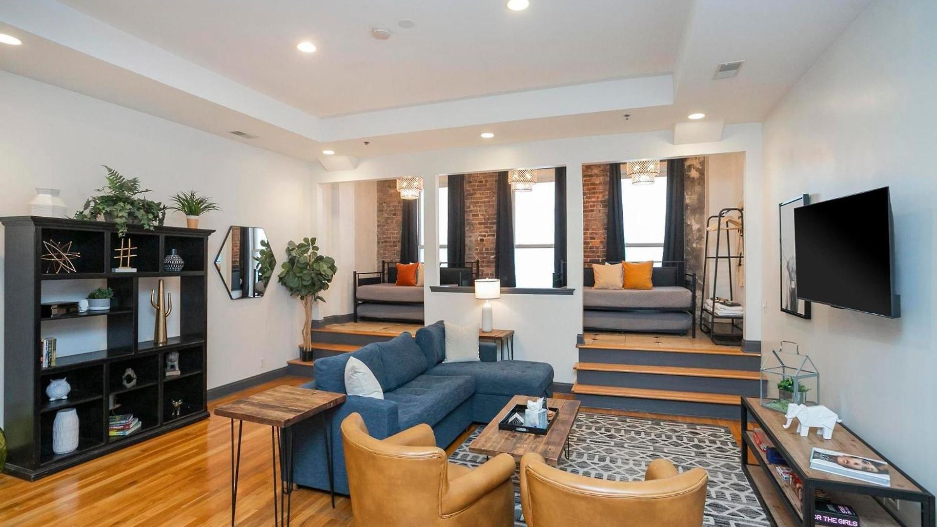 Loft Literally On Broadway Live Music & Bars Apartment