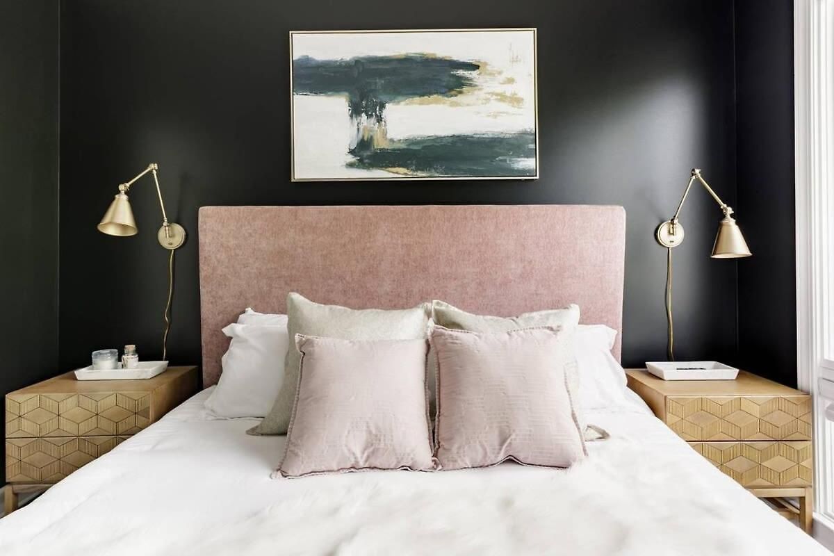 Relax Into Urban Chic At A Textured East Holiday home *