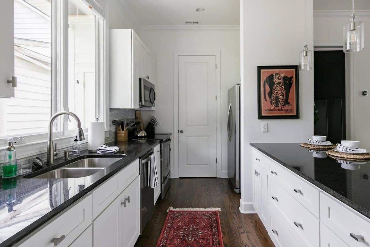 Relax Into Urban Chic At A Textured East Holiday home