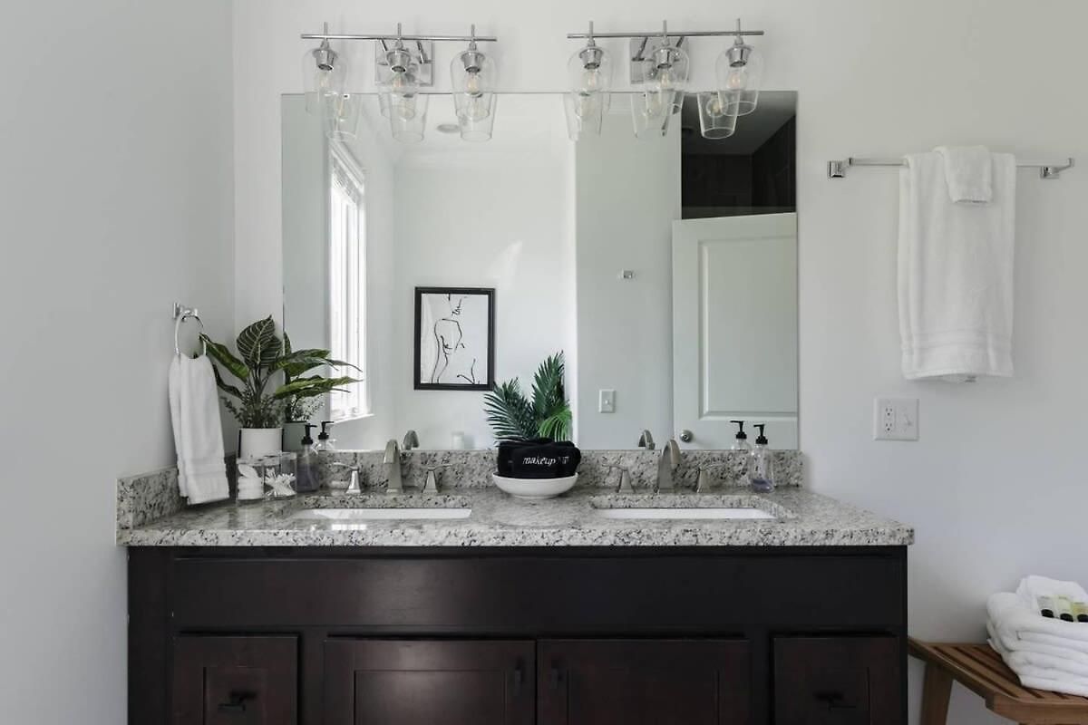 Holiday home Relax Into Urban Chic At A Textured East *