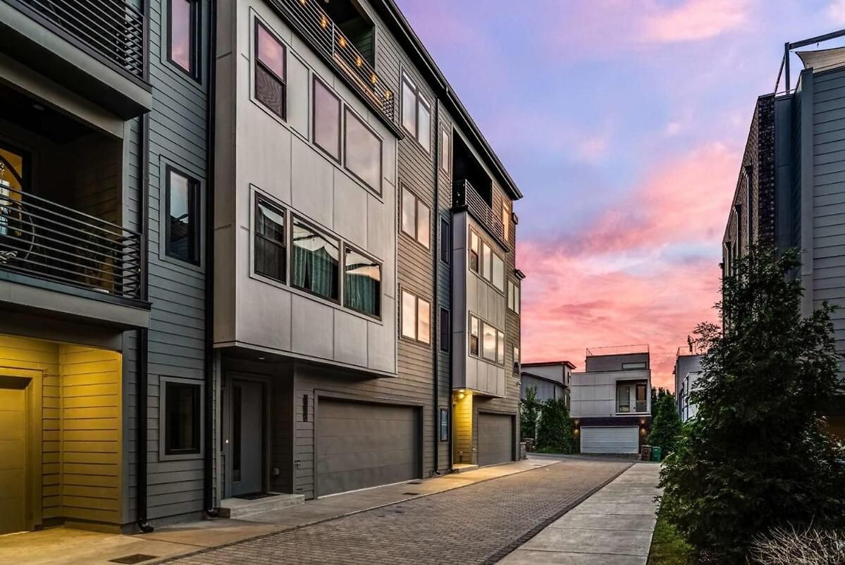 Holiday home Stylish New Gulch Rooftop Deck W Views