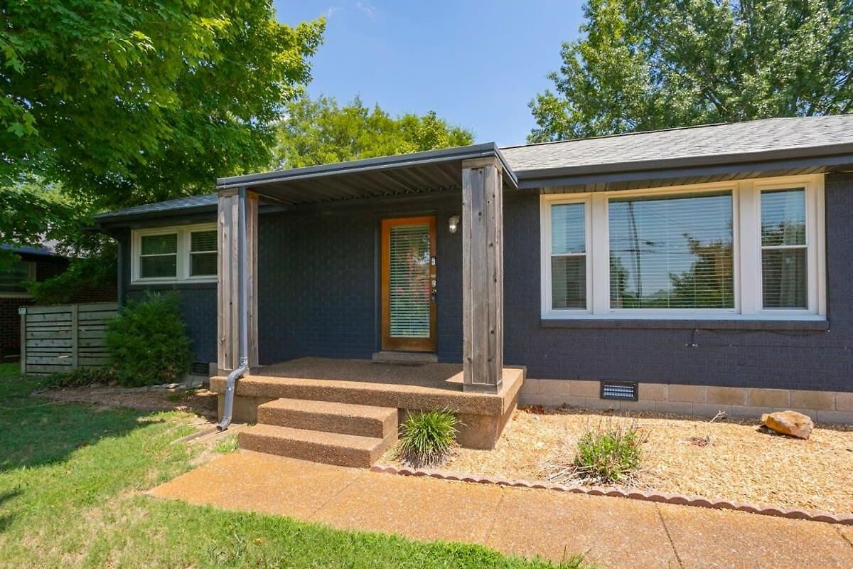 Hip Rustic Ranch Style In East *