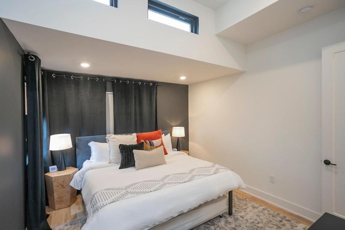 Stylish New Gulch Rooftop Deck W Views Holiday home Nashville