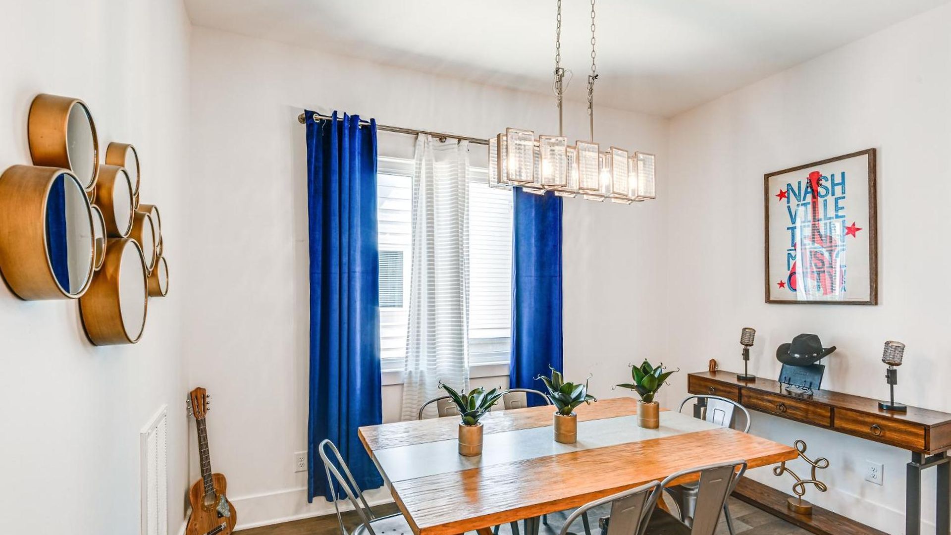 Holiday home Bright Townhome ~ 5 Mi To Downtown!