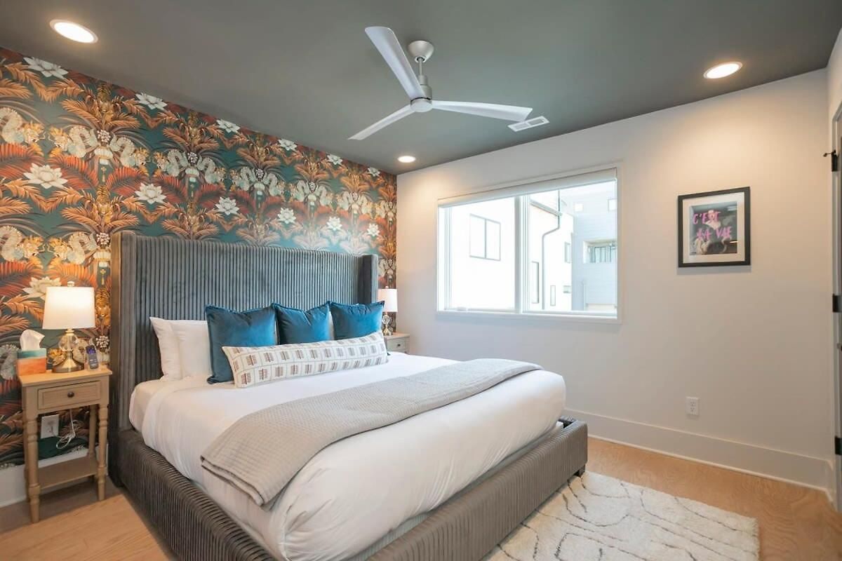 Holiday home Fabulous Location Walk To Food & Bars Roof Deck *