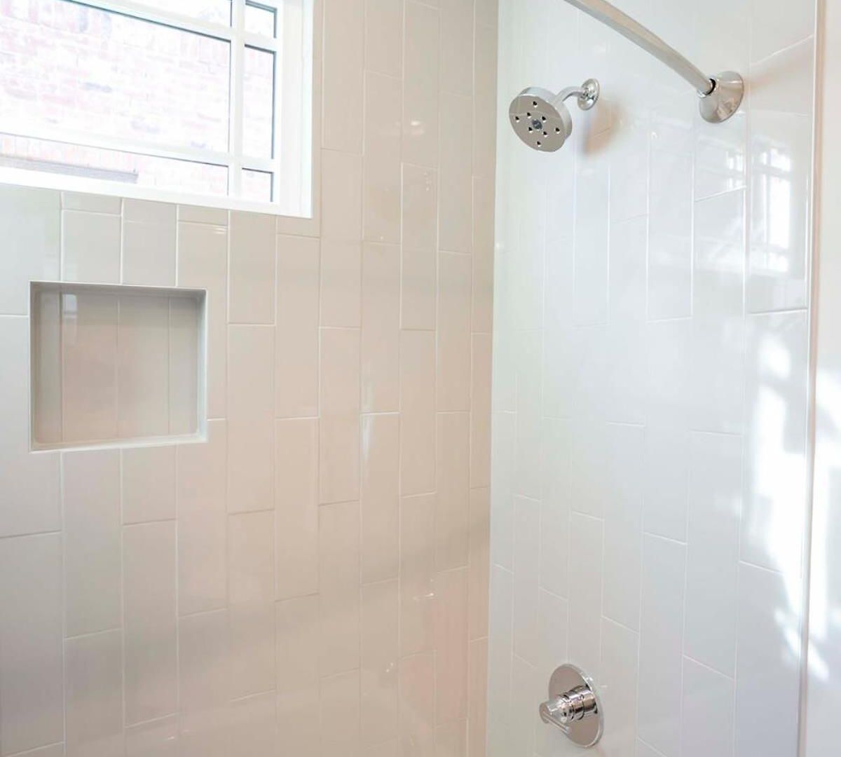 Holiday home 2 Miles To Broadway W Rooftop Deck Grill & Garage *