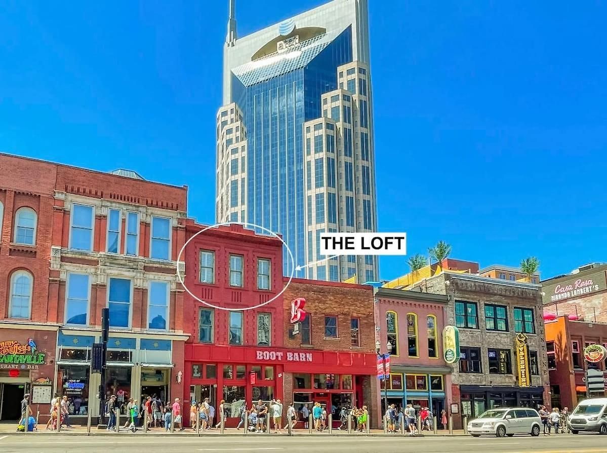 Broadway Penthouse Above Live Music & Bars * Nashville