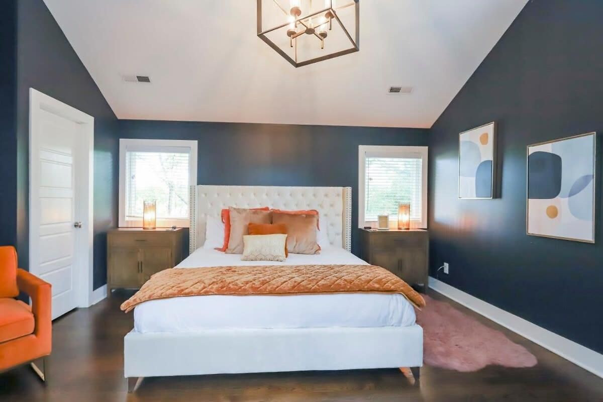 Stylish For 12 8th Ave South 6 Beds Holiday home Nashville