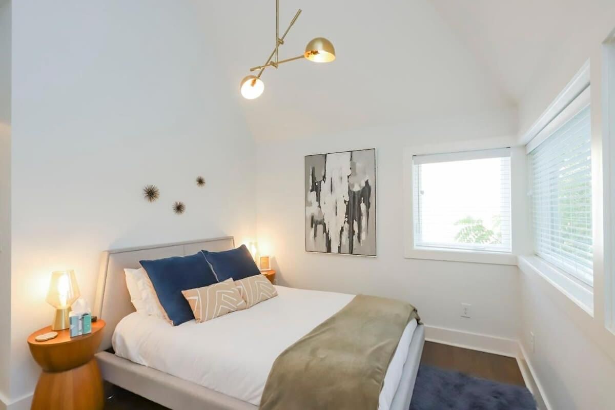 Holiday home Stylish For 12 8th Ave South 6 Beds