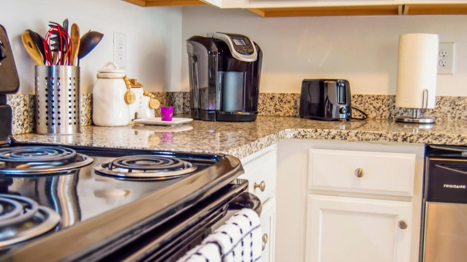 Apartment Cozy Condo, Minutes From Broadwy, Sleeps 5 *