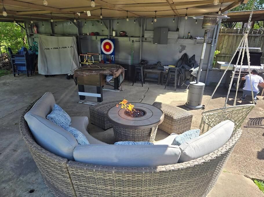 East Retreat, Outdoor Oasis, Sleeps 12, Four Bedrooms *