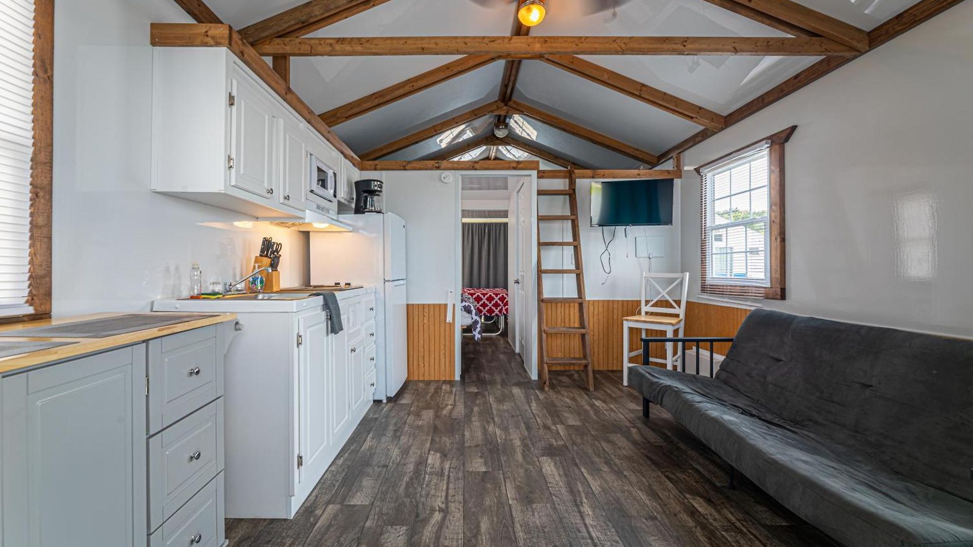 Four Corners Rv *