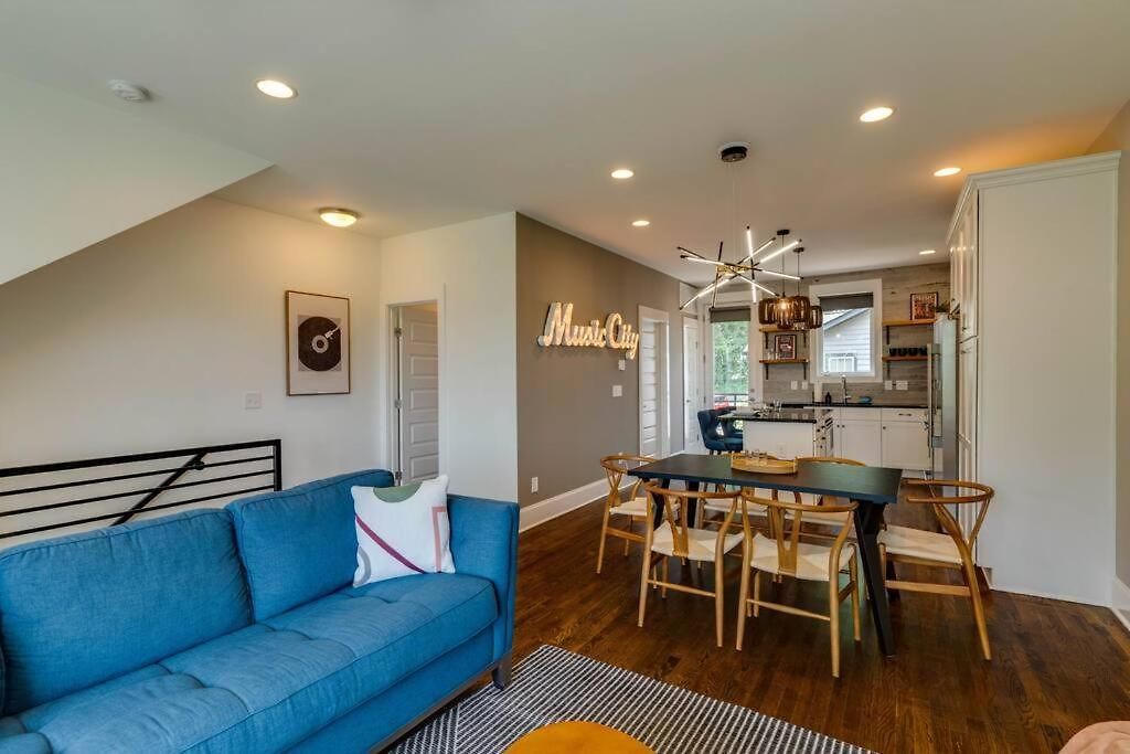Walkable Hotspot Bars Nearby Broadway Close Holiday home