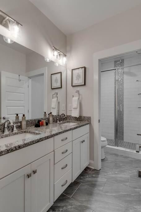 Unforgettable Townhome-close To Broadway-10 Beds! *