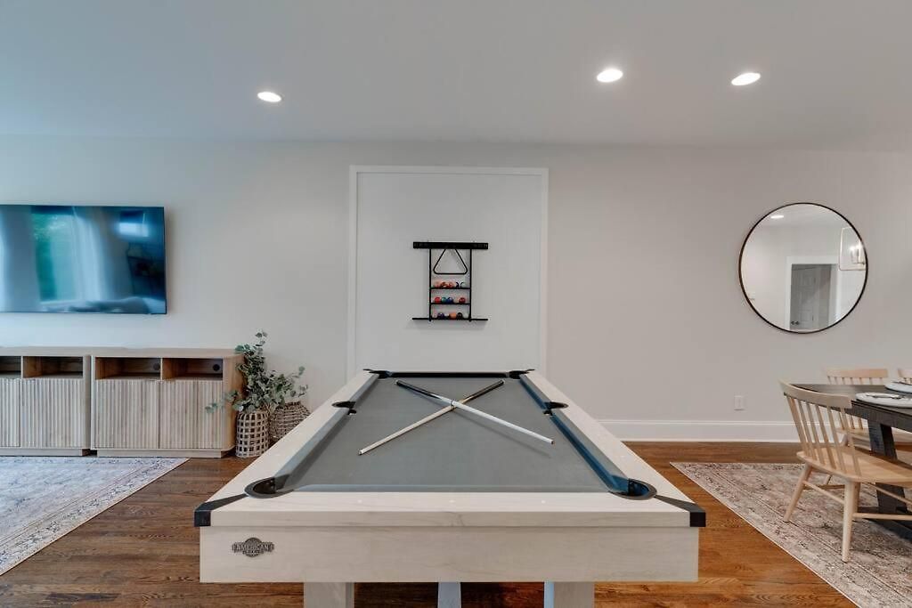 Unforgettable Townhome-close To Broadway-10 Beds! *