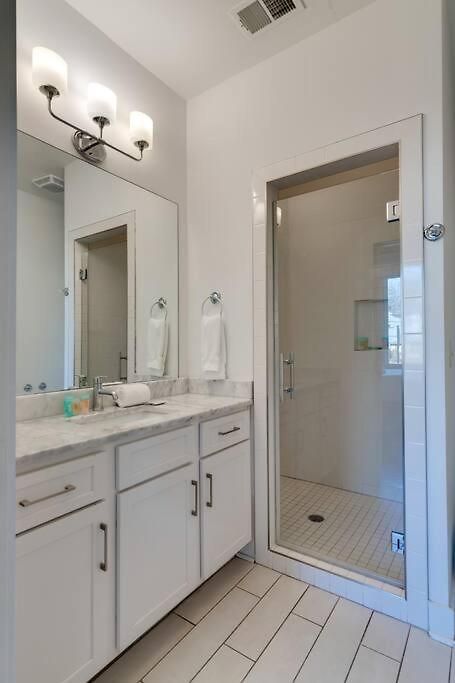 Holiday home Epic Location- Steps From 12th S, Sleep12 Nashville