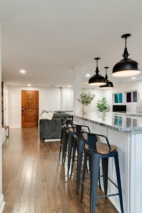 Holiday home Newly Remodeled! Beautiful 3bd In East Nash!