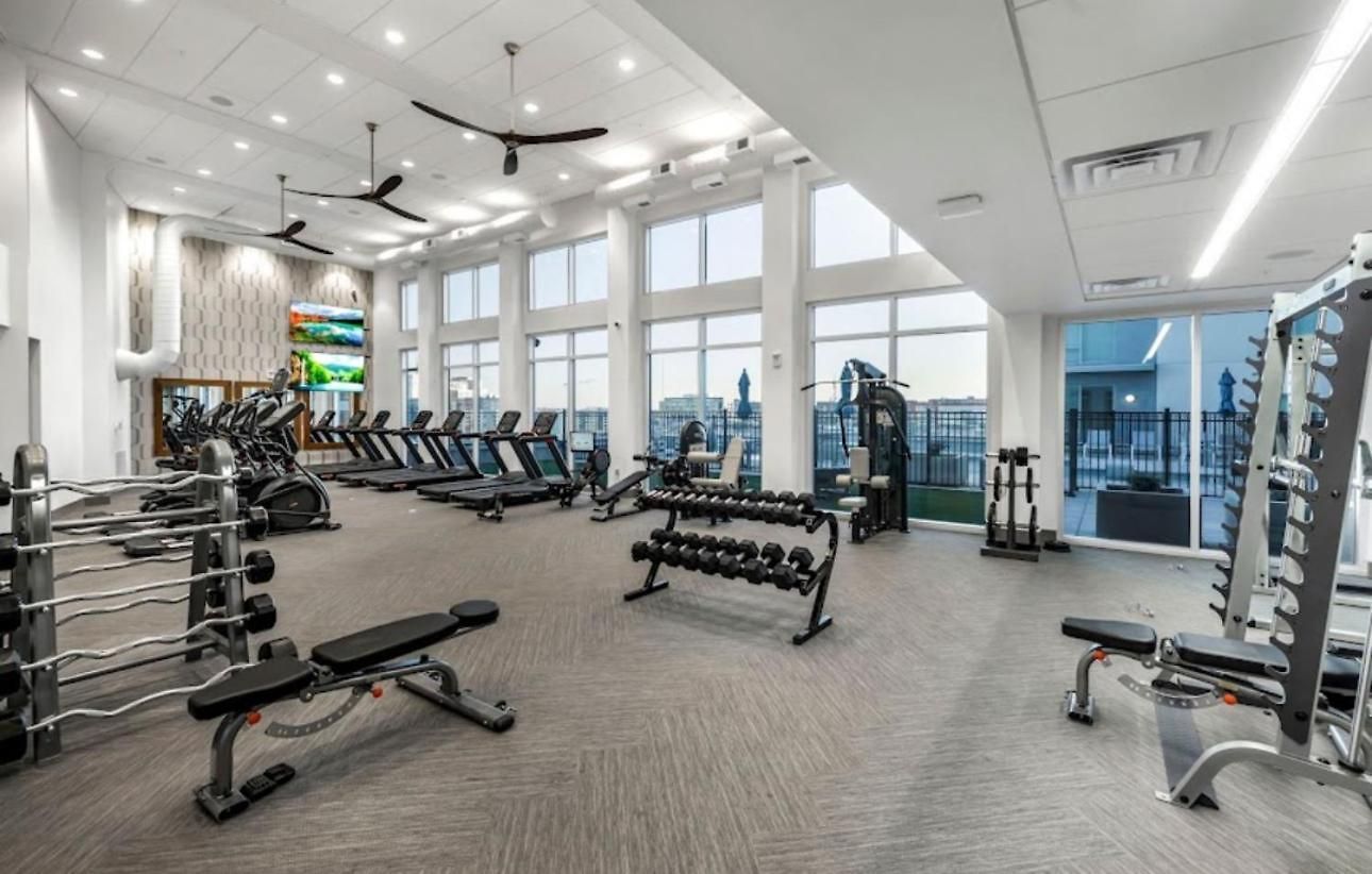 Chateau De Capri W Pool Gym Free Parking Apartment Nashville