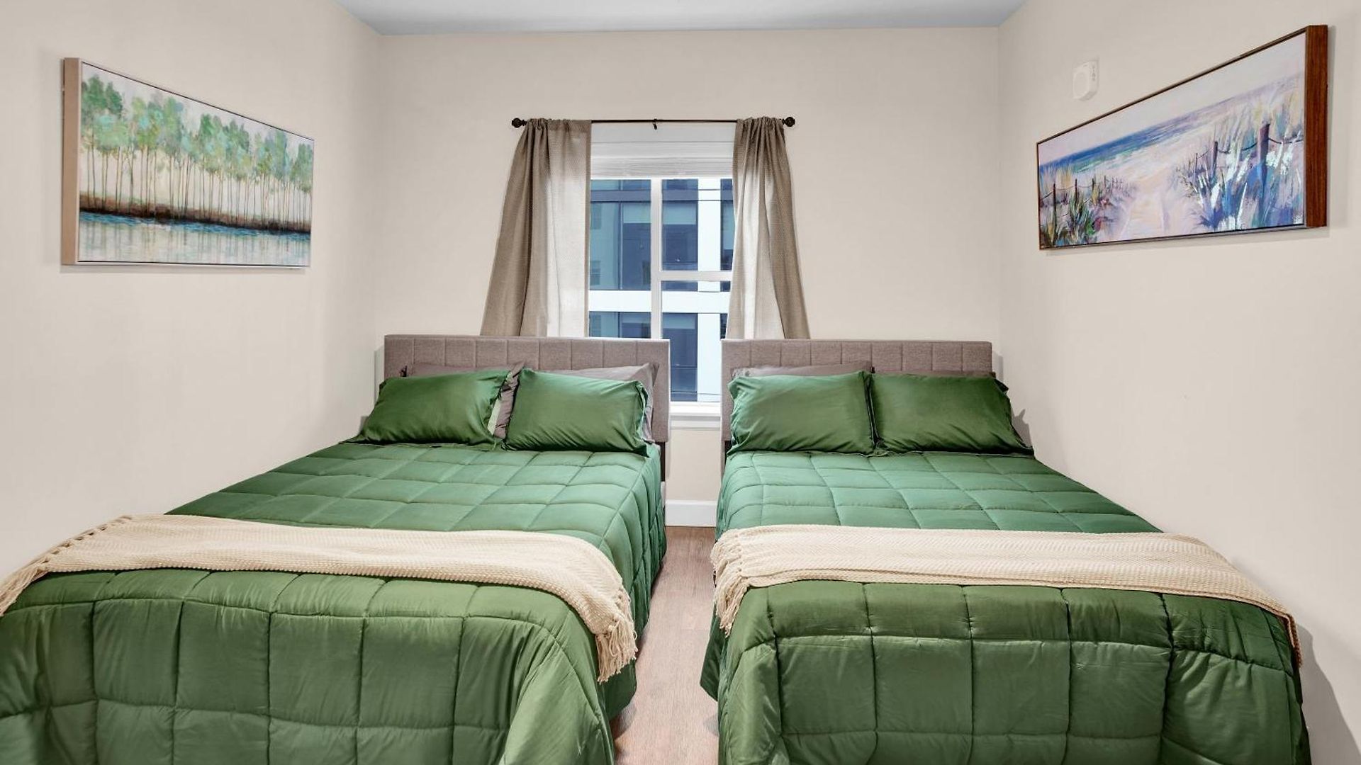 Chateau De Capri W Pool Gym Free Parking Apartment *