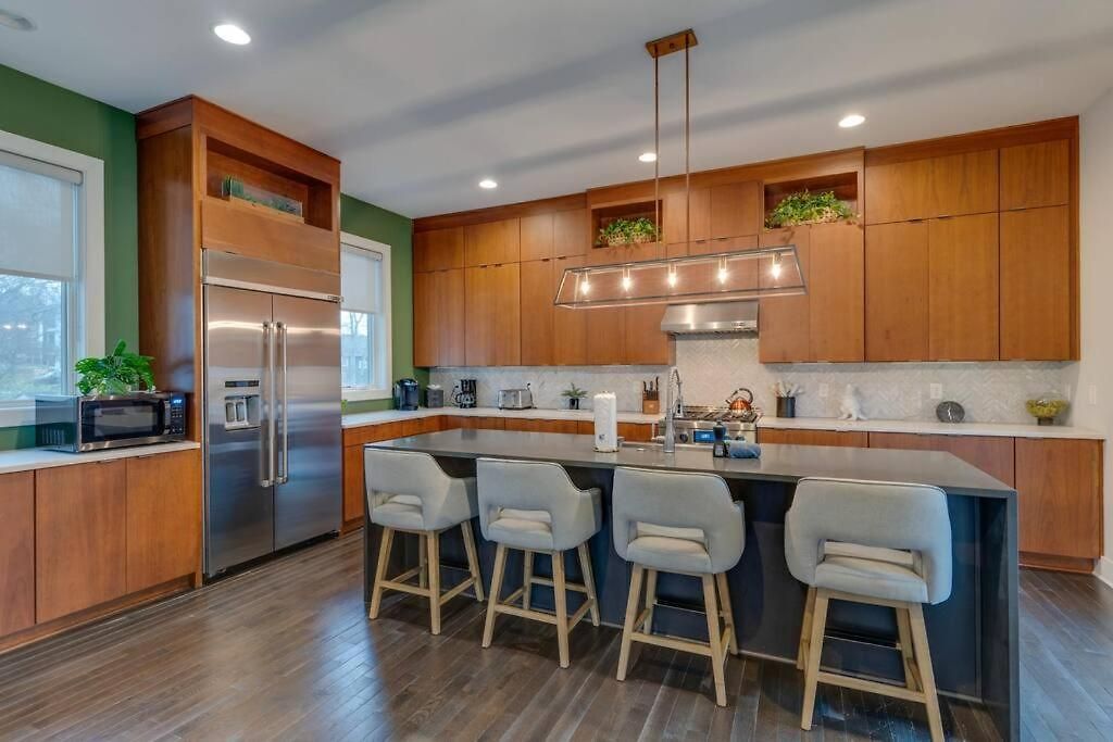 Luxury Townhome! Rooftop-game Room! Near Broadway! Holiday home
