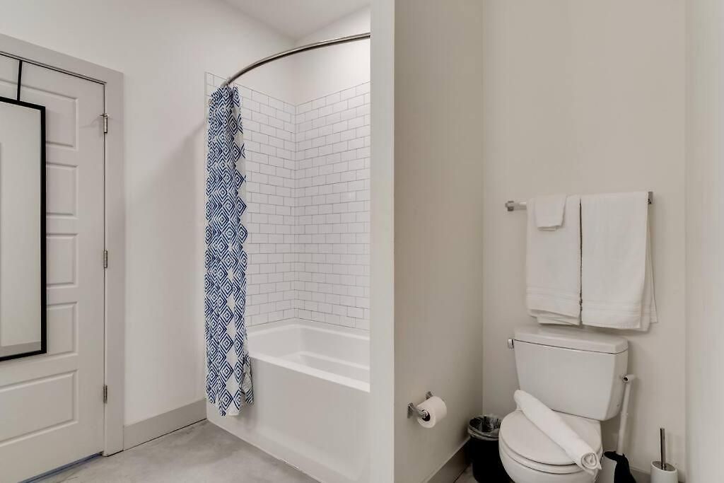 Chic Condo, 2mi To Downtown, Sleeps 8, By Geodis