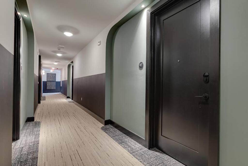 Top Floor Neo Suite, Walk To Broadway & Views