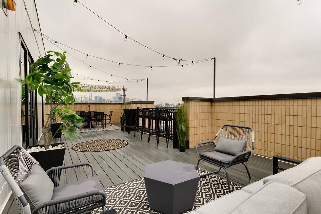 Top Floor Neo Suite, Walk To Broadway & Views