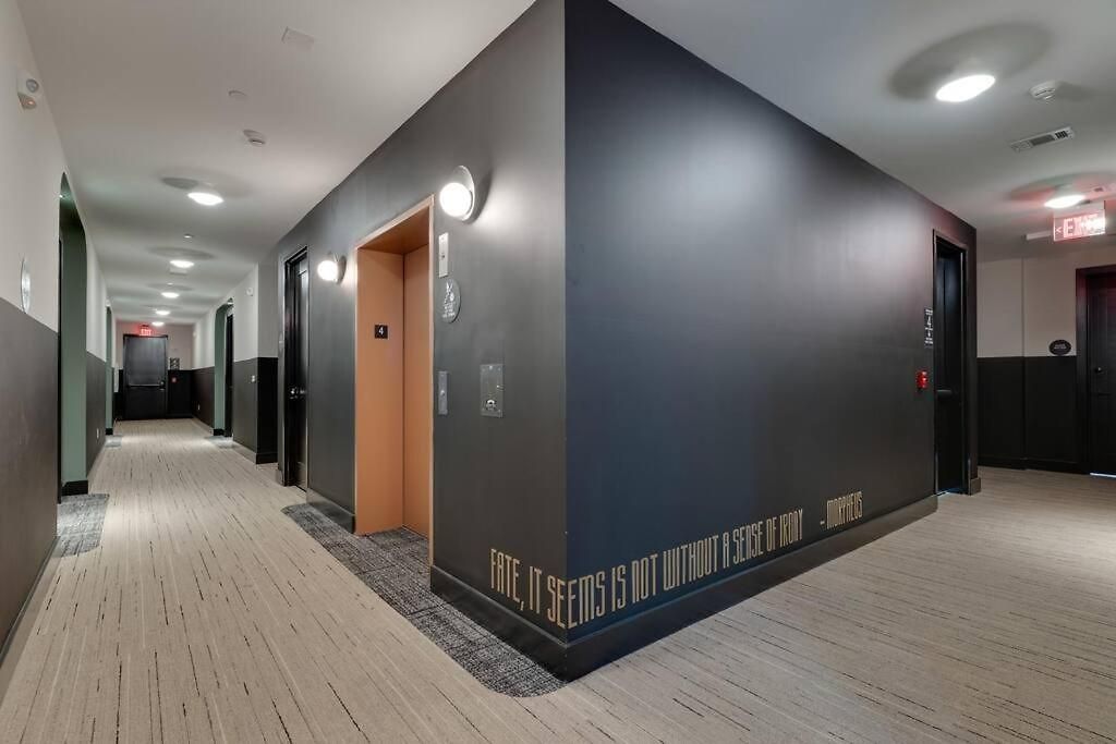 Top Floor Neo Suite, Walk To Broadway & Views Apartment Nashville