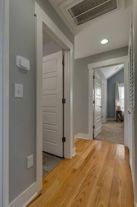 3 Bedroom Home- Huge Yard For Pets 4 Miles To Broadway *