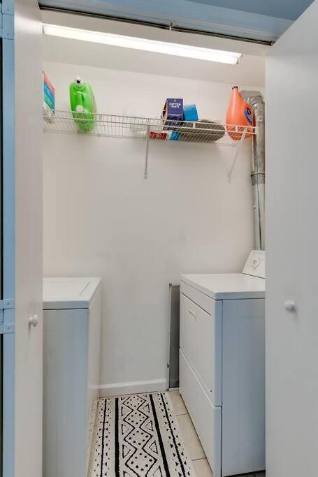 Lovely 2 Bdr With Balcony 2m To Broadway Apartment *
