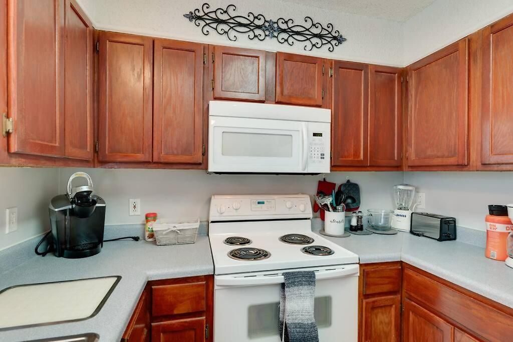 Lovely 2 Bdr With Balcony 2m To Broadway *