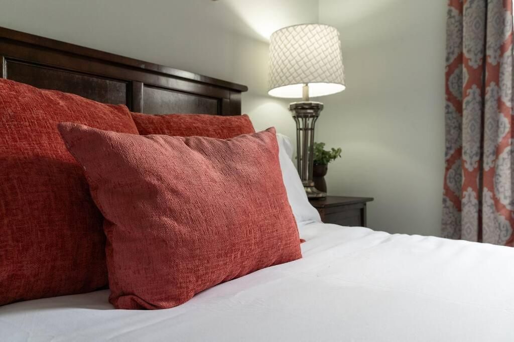 Apartment Beautiful 3 Bedroom- Free Parking 2m To Broadway