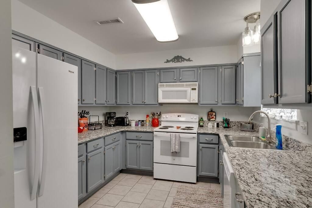 Beautiful 3 Bedroom- Free Parking 2m To Broadway *