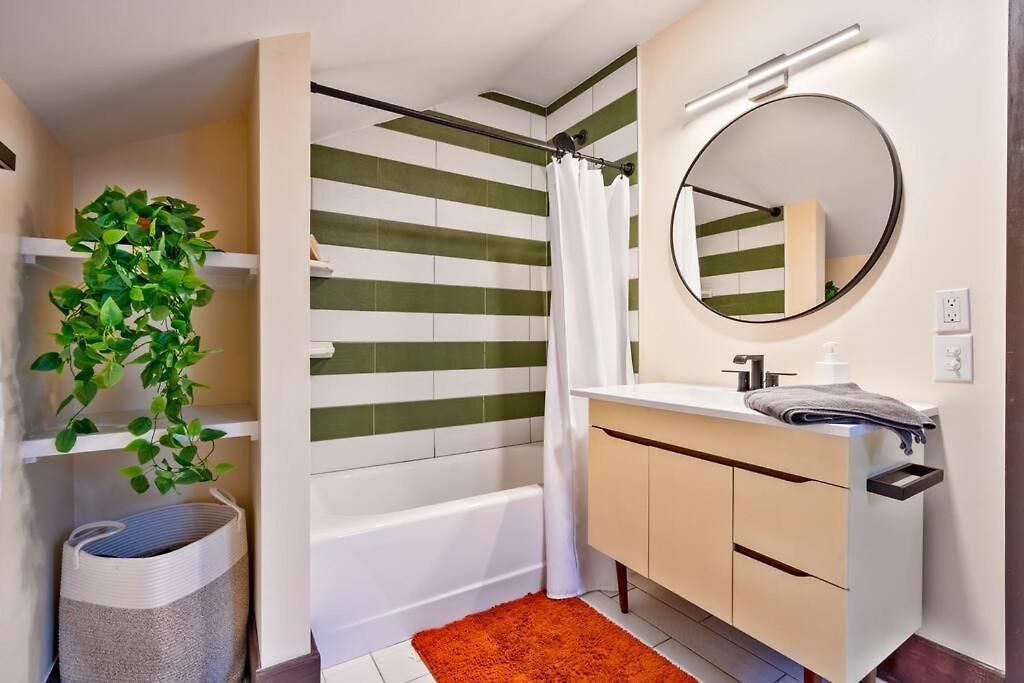 Bright In Hip East Walk To 5 Points - Only 2 Miles To Downtown * Nashville